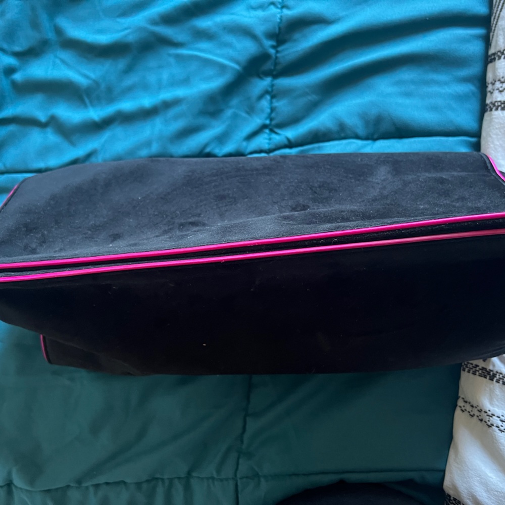 Dyson air wrap storage